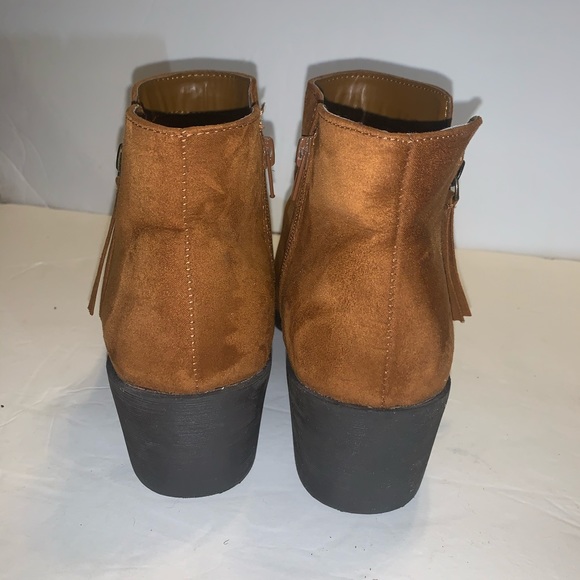 Forever 21 brown suede short boots - Picture 2 of 3